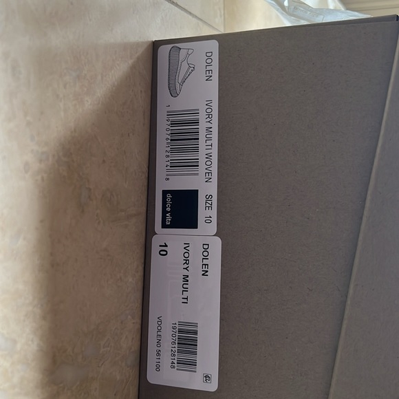 DOLCE VITA SNEAKERS - Picture 9 of 11